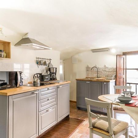 Lyon Apartment Anfiteatro Square, Lucca Exterior photo
